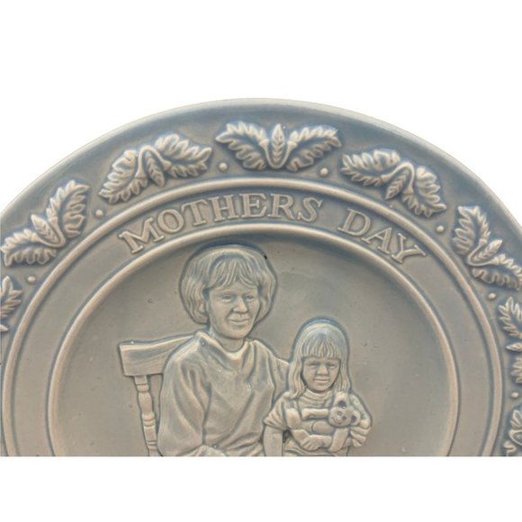Haeger Pottery Mothers Day 1979 Plate First Annual 8" Blue - Picture 4 of 6